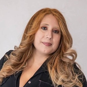 Lorely Cristales